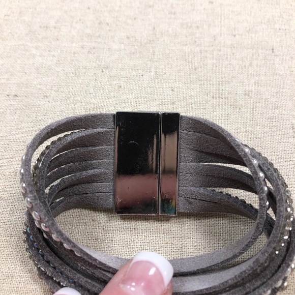 Grey Suede and Bling Bracelet - Picture 5 of 7